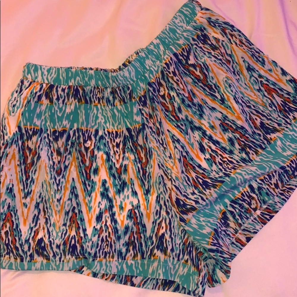 Cute bright pattern shorts!